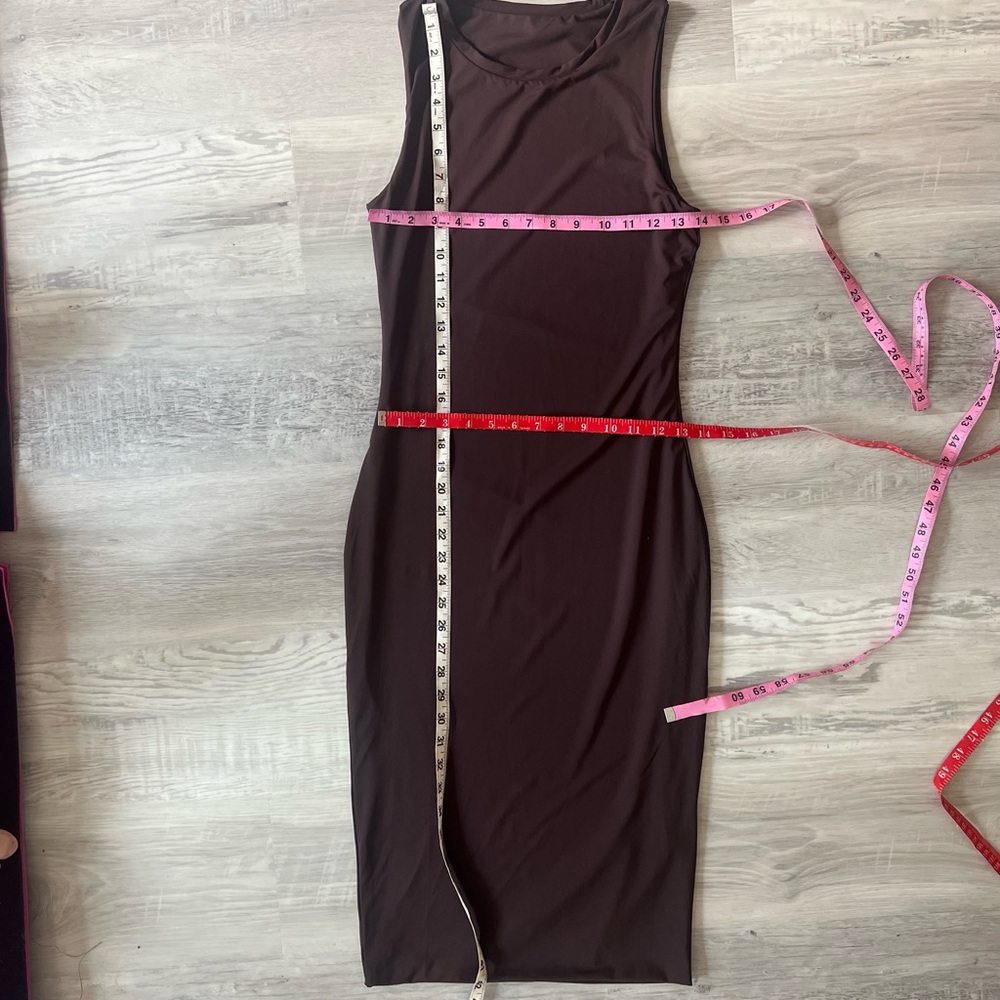 Vitality sleeveless midi dress - Picture 7 of 12
